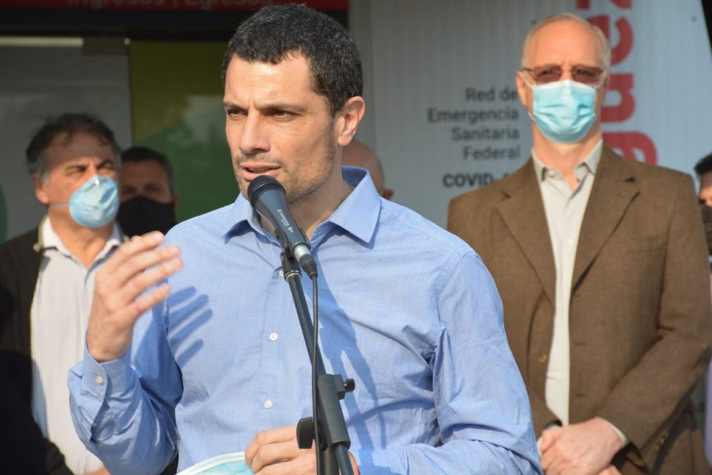 EL INTENDENTE, EL MINISTRO DE OBRAS PÚBLICAS NACIONAL Y EL MINISTRO DE ...